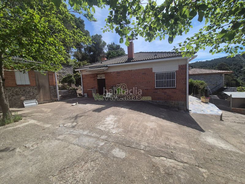 Foto 9426018f-a88e-448a-bd70-79cf81424028. Casa amb aparcament a Vallirana