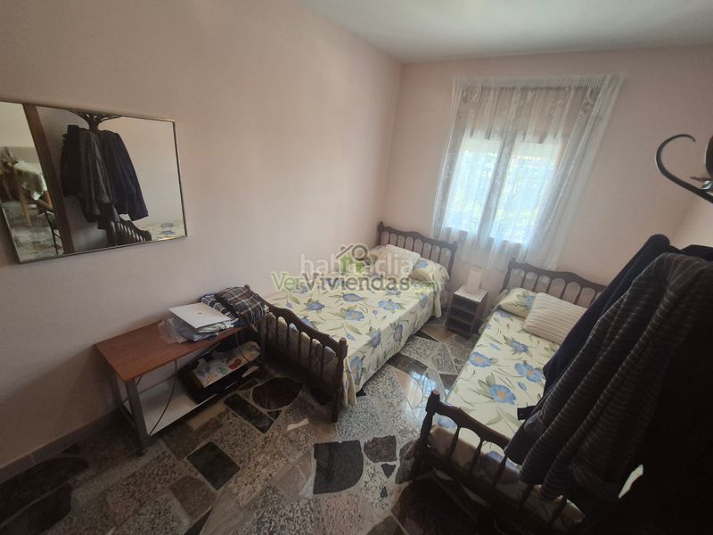 Foto a21c64a3-ac34-4e4e-82ca-d404b8c57697. Casa amb aparcament a Vallirana