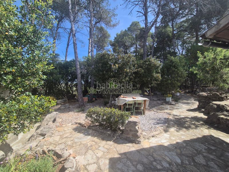 Foto dbce7a9f-726b-459e-af8c-d0af533d7a85. Casa amb aparcament a Vallirana