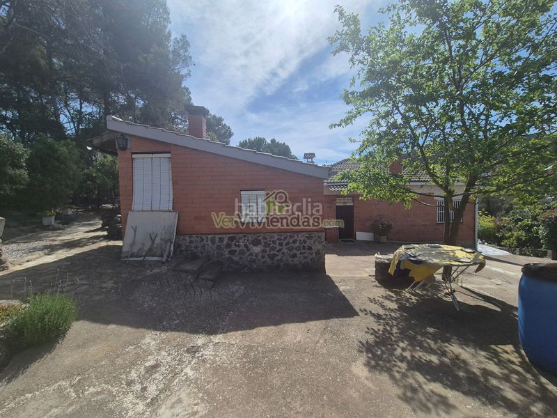 Foto f6fc48f3-8960-4ab8-8ff8-267653df2eac. Casa amb aparcament a Vallirana