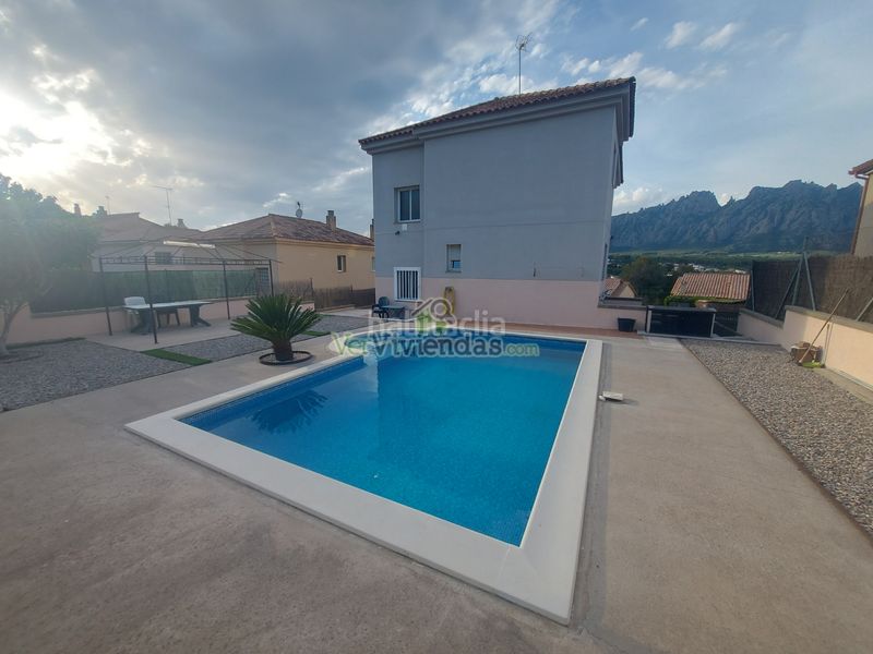 Foto 5512224d-9b85-4da4-9b07-5d162775fe11. Casa amb xemeneia calefacció aparcament piscina a Collbató