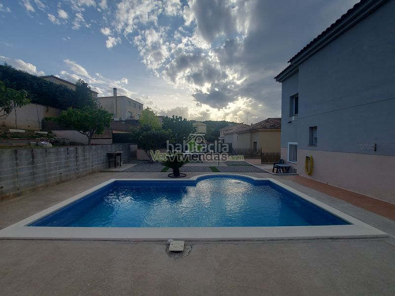Foto bbe6e413-de5d-4241-9602-0a6a26e2c29d. Casa amb xemeneia calefacció aparcament piscina a Collbató