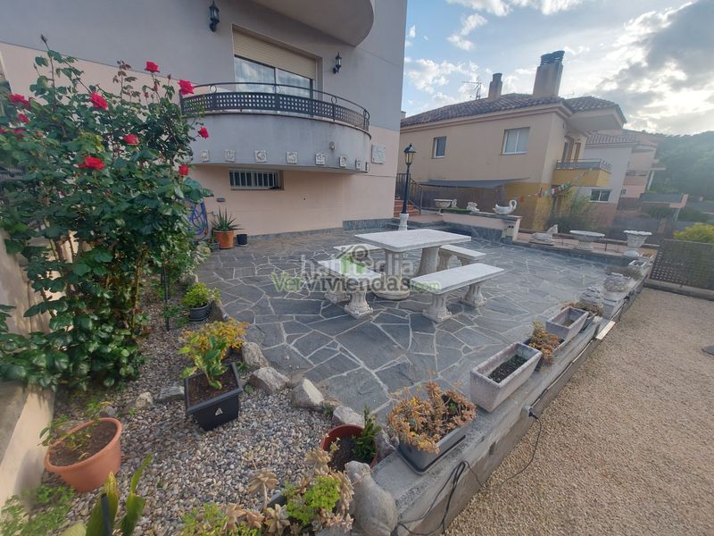 Foto f57b945b-cd83-414f-a498-75915ad1fcae. Casa amb xemeneia calefacció aparcament piscina a Collbató