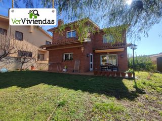 Casa a Palma de Cervelló (La). Preciosa casa de obra vista con jardín