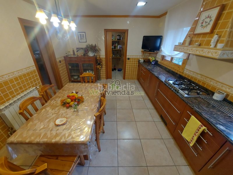 Foto 0427173a-02f3-4757-9113-8f0fd765a936. Casa amb calefacció aparcament a Vallirana