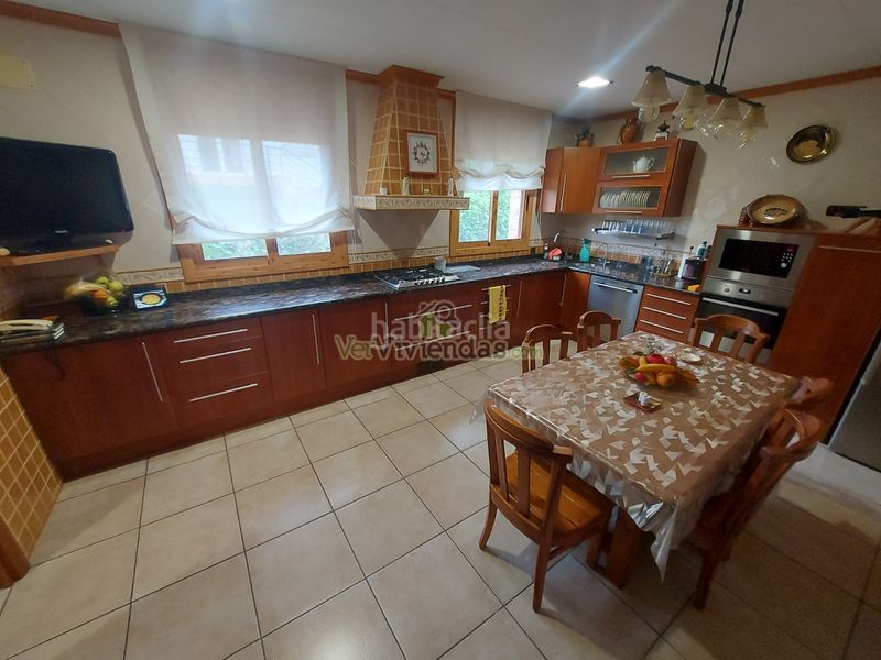 Foto 1387d8d2-932b-4b04-ac32-52aed84fa375. Casa amb calefacció aparcament a Vallirana