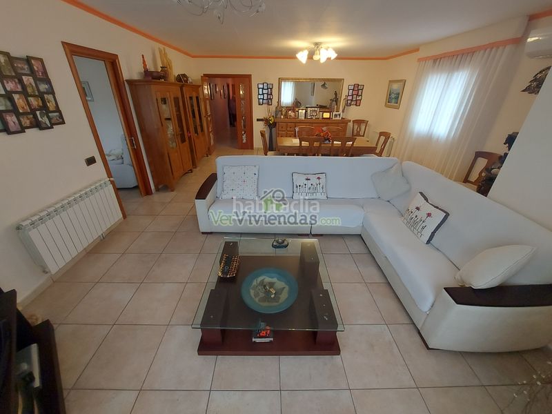 Foto 42eb7357-9370-4748-a785-edaf4b6d0fbe. Casa amb calefacció aparcament a Vallirana