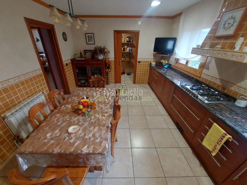 Foto 4ea01d76-e1ee-4b0f-ba34-41219401fa71. Casa amb calefacció aparcament a Vallirana