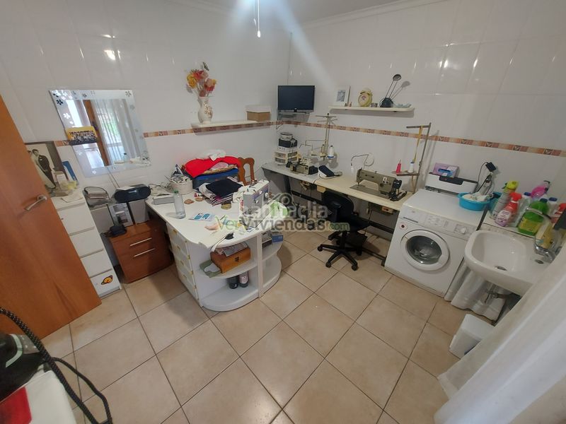 Foto 543ba7d3-4653-41a5-a255-60d25b3dc87c. Casa amb calefacció aparcament a Vallirana