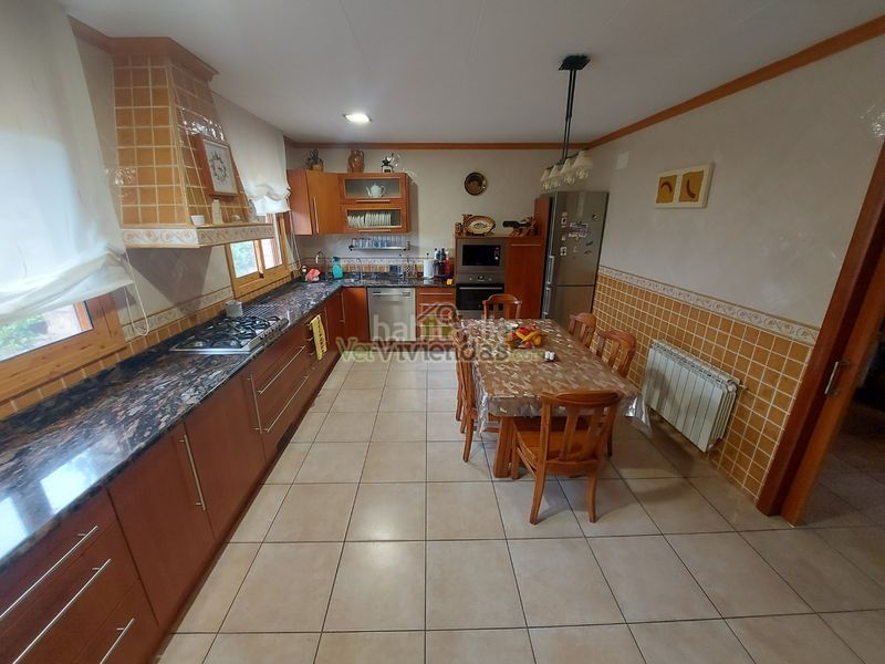 Foto 723997b3-30e6-46ef-99d1-ec6fb9814dbd. Casa amb calefacció aparcament a Vallirana