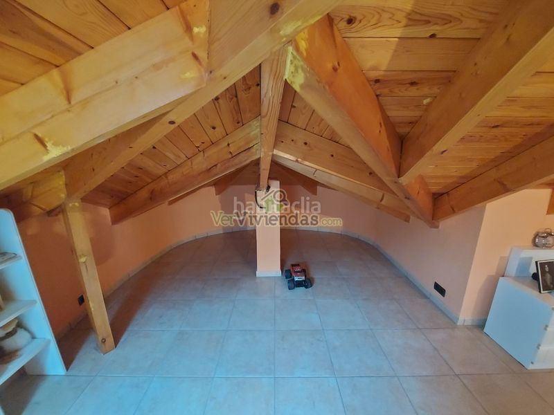 Foto 7dd1cc41-b429-4ba2-842c-94b797c2d234. Casa amb calefacció aparcament a Vallirana
