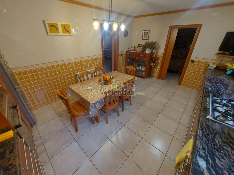 Foto 83a8a09a-49ed-42a6-9b10-045f808d2992. Casa amb calefacció aparcament a Vallirana