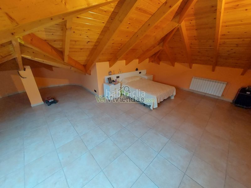 Foto d9be57be-f5a6-49fd-ac18-f0b9e15d2520. Casa amb calefacció aparcament a Vallirana