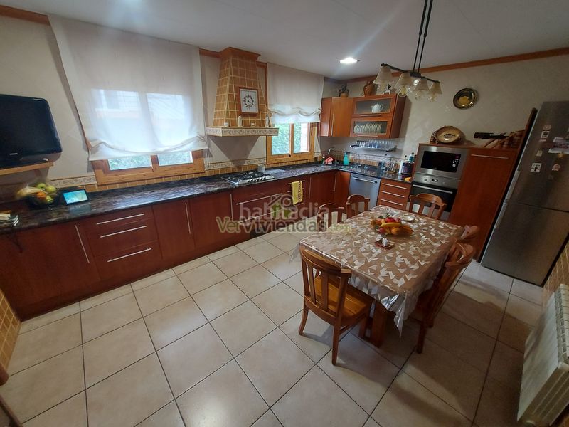 Foto e7961330-9a55-4168-b3ce-1a2fbafa313b. Casa amb calefacció aparcament a Vallirana