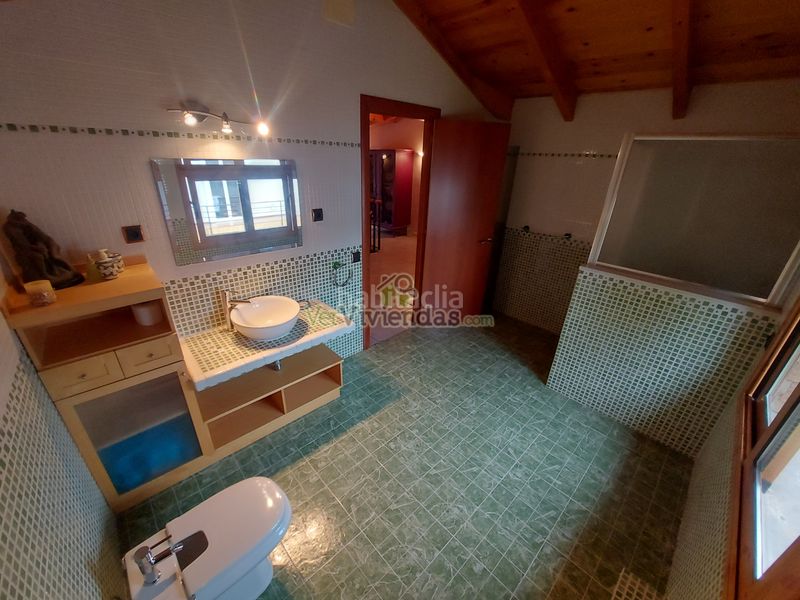 Foto ee09077d-24fb-4692-8ed6-3a0dc138d0d1. Casa amb calefacció aparcament a Vallirana