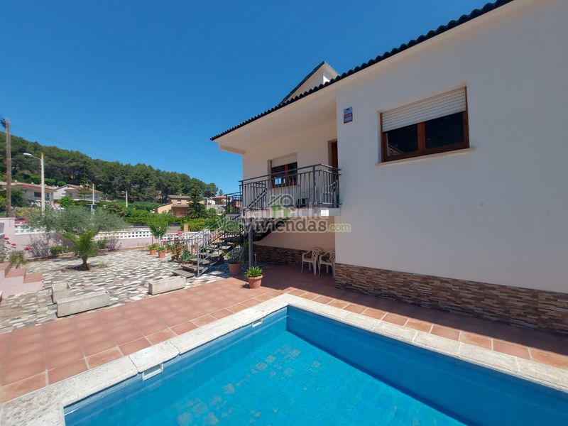 Foto 2f894360-7387-4554-905c-16ab93b533bc. Casa amb xemeneia aparcament piscina a Piera
