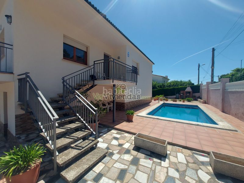 Foto 5d728111-7274-403b-861b-b6296543a4fa. Casa amb xemeneia aparcament piscina a Piera