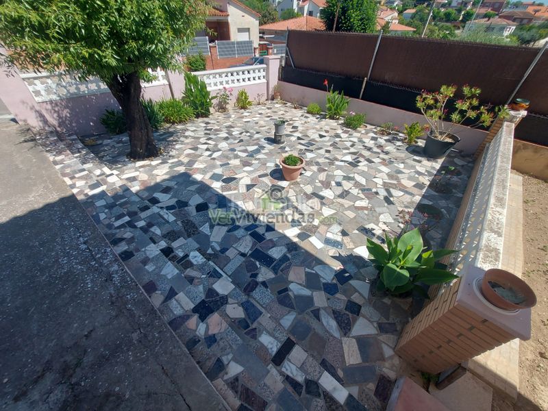 Foto 8d06e3b7-7ac4-4499-8458-d5279fb5febe. Casa amb xemeneia aparcament piscina a Piera
