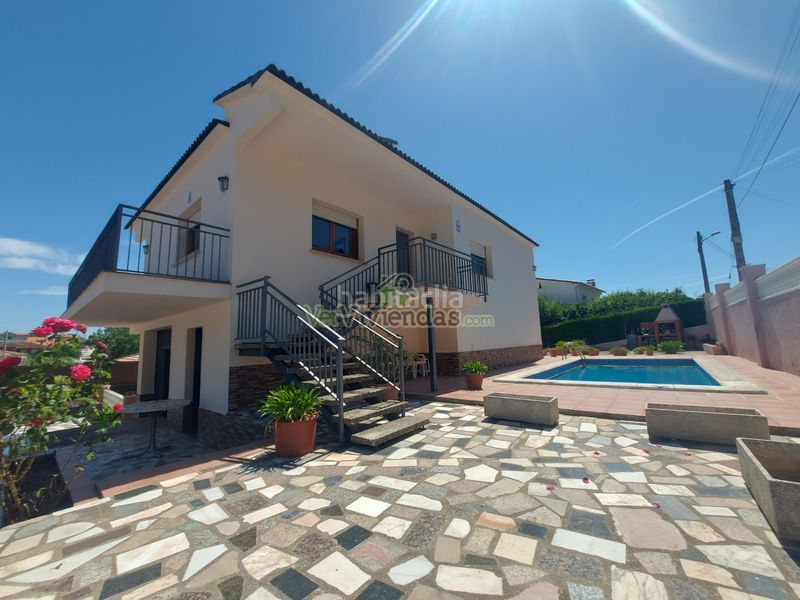 Foto d73de5c8-8185-4abf-8096-354a8e85557c. Casa amb xemeneia aparcament piscina a Piera