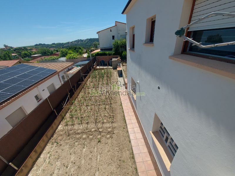 Foto db2f430d-a092-47c8-bdfb-39c85057ff7e. Casa amb xemeneia aparcament piscina a Piera