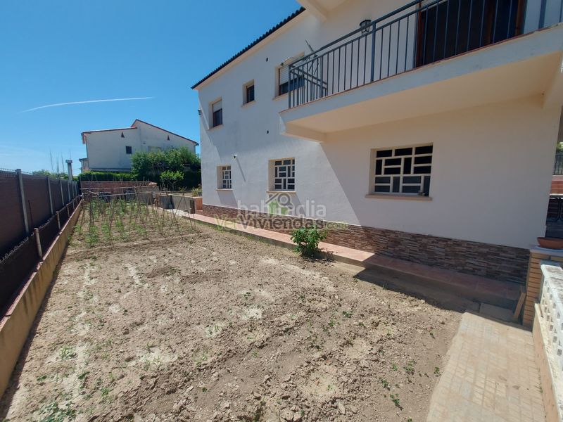 Foto ec6681eb-1c3e-4df9-9982-207ef34bebd2. Casa amb xemeneia aparcament piscina a Piera