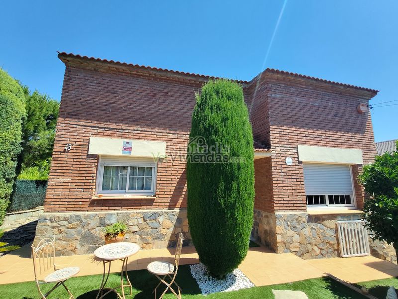 Foto 34318ff6-1906-4de2-a1ad-09a185d3e317. Casa amb xemeneia calefacció piscina a Can Rial Esparreguera