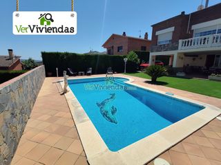 Casa en Can Rial. Preciosa casa con piscina y vistas