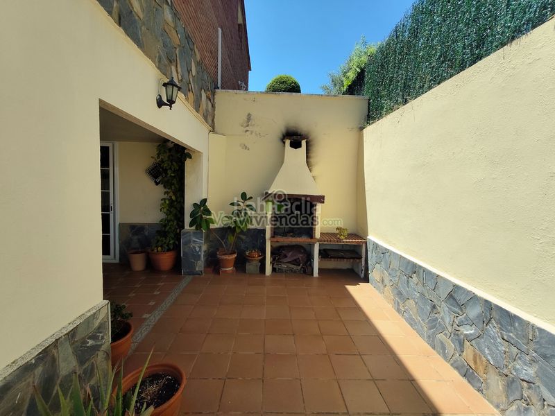 Foto 68014324-3d42-468c-9ee5-c76d8a9a9e34. Casa amb xemeneia calefacció piscina a Can Rial Esparreguera