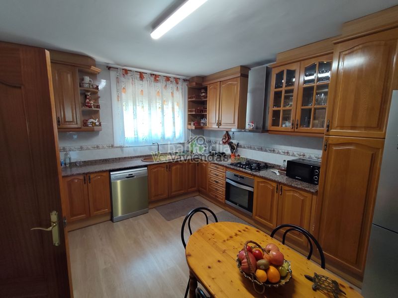 Foto a8d9be5b-2144-45bf-9e21-dccd592968b4. Casa amb xemeneia calefacció piscina a Can Rial Esparreguera
