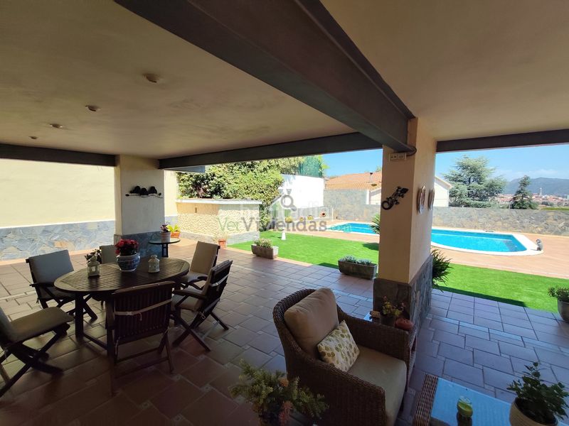 Foto bbeae1ec-52a0-45b1-8b76-9b74b2bc7d66. Casa amb xemeneia calefacció piscina a Can Rial Esparreguera