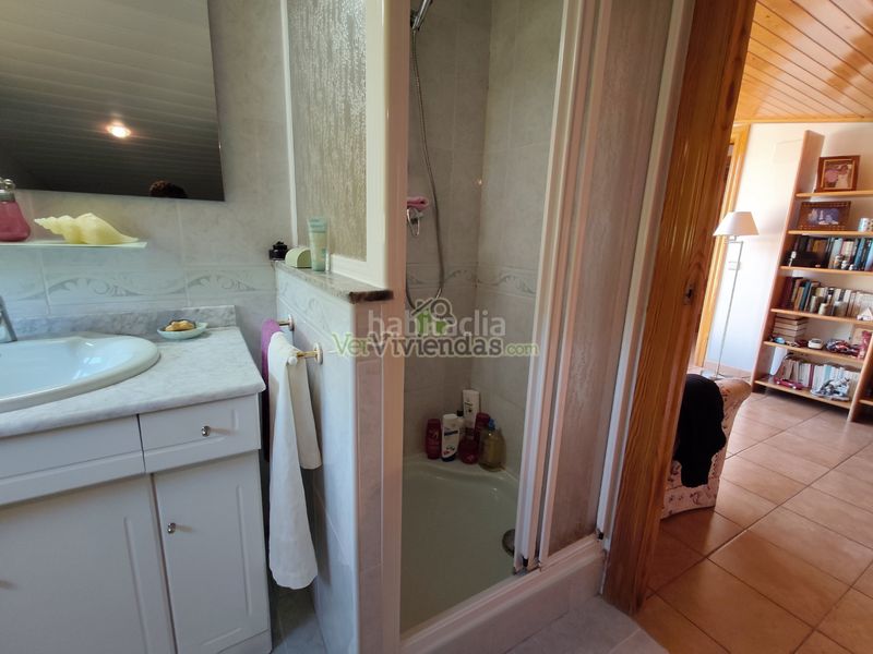 Foto bd0893ca-2948-429a-b369-72fd0b026d5f. Casa amb xemeneia calefacció piscina a Can Rial Esparreguera