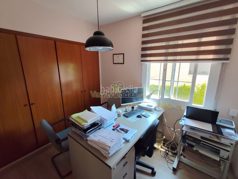 Foto c358939a-f7ca-4a9d-8d07-bfc2bd81df4e. Casa amb xemeneia calefacció piscina a Can Rial Esparreguera