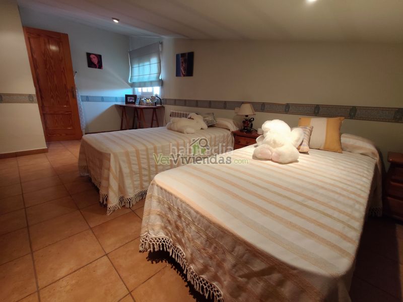 Foto cbd7454d-4dfc-423b-a285-87fddd2f9c55. Casa amb xemeneia calefacció piscina a Can Rial Esparreguera