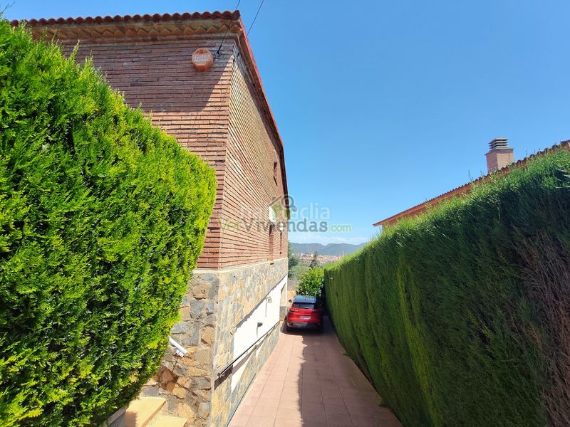 Foto d77aa443-7ecc-4784-90c9-61415755d5f1. Casa amb xemeneia calefacció piscina a Can Rial Esparreguera