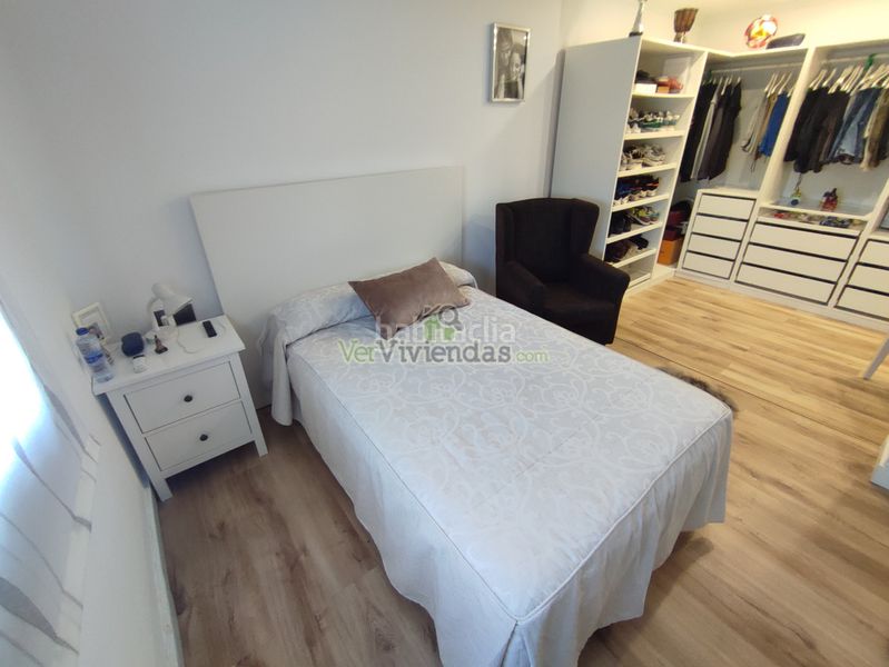 Foto 491f9d90-2a80-41e7-b4eb-518444614496. Casa amb xemeneia calefacció aparcament piscina a Cervelló