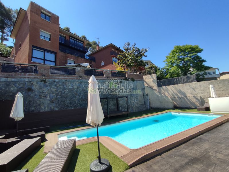 Foto 49ae3887-7d5b-4cd2-94db-1bcc80ba2638. Casa amb xemeneia calefacció aparcament piscina a Cervelló