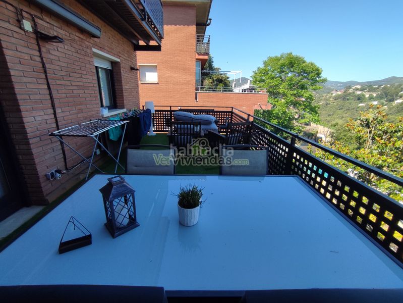 Foto 5aafda2a-c5cd-4a21-b293-dac3411dc043. Casa amb xemeneia calefacció aparcament piscina a Cervelló