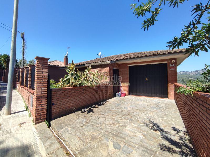Foto 6e1f8868-fd70-4dbf-8348-3a4475a82ef0. Casa amb xemeneia calefacció aparcament piscina a Cervelló