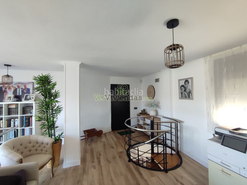 Foto c5eb760a-865d-440b-9347-bc9fdba9f8f5. Casa amb xemeneia calefacció aparcament piscina a Cervelló