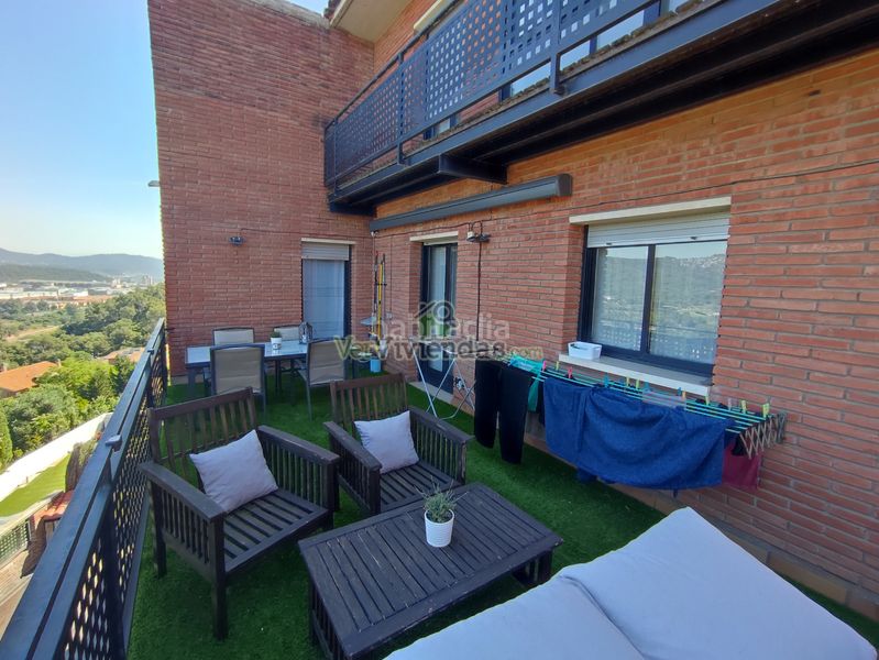 Foto c61a0d77-ae99-4e94-ad8d-4f6f3d4fe21c. Casa amb xemeneia calefacció aparcament piscina a Cervelló