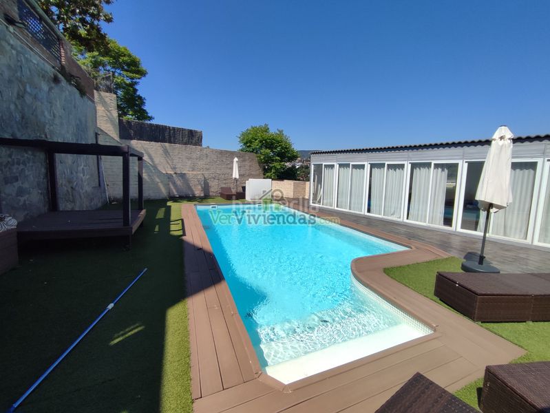 Foto cb737b26-10e9-4e8c-9d90-7d01045e5723. Casa amb xemeneia calefacció aparcament piscina a Cervelló