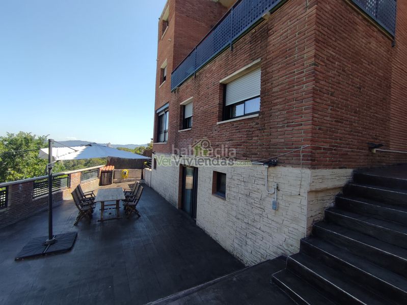 Foto ff4859f0-7764-401a-b7c5-ebbdbd67a133. Casa amb xemeneia calefacció aparcament piscina a Cervelló