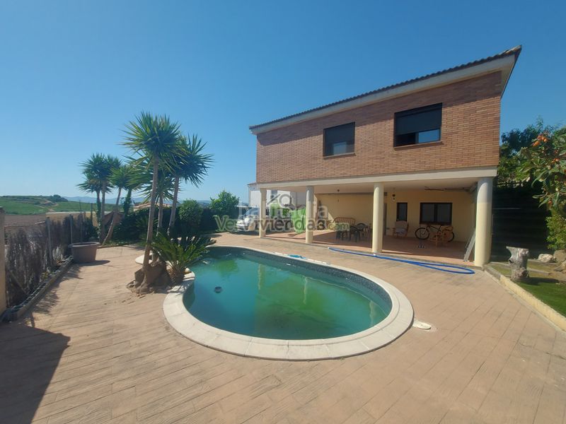 Foto 49e998e6-2ae6-4e02-8e65-cf14cb0cdc77. Casa amb calefacció aparcament piscina a Piera