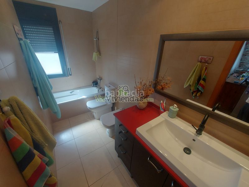 Foto dc50854f-371d-4d84-9d57-6b32e053a507. Casa amb calefacció aparcament piscina a Piera