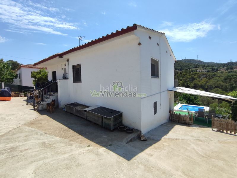 Foto 2587df82-d66d-4c73-8ee0-f8fcee82eb2b. Casa amb xemeneia calefacció piscina a Olesa de Bonesvalls