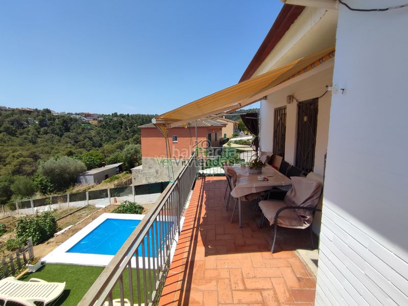 Foto 4cd5d51f-832c-4ac5-acfc-330950580fcc. Casa amb xemeneia calefacció piscina a Olesa de Bonesvalls