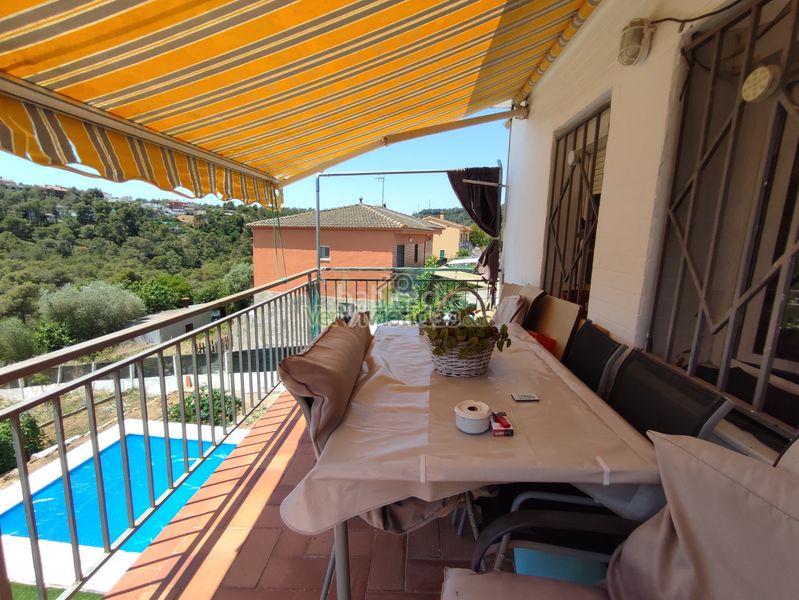 Foto 85c5fb9d-b274-4483-87c7-437f31e53c38. Casa amb xemeneia calefacció piscina a Olesa de Bonesvalls