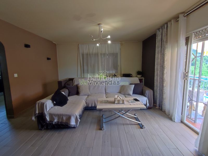 Foto c4cd6cf9-e5ee-4e73-b47f-a9ab2234d3f7. Casa amb xemeneia calefacció piscina a Olesa de Bonesvalls