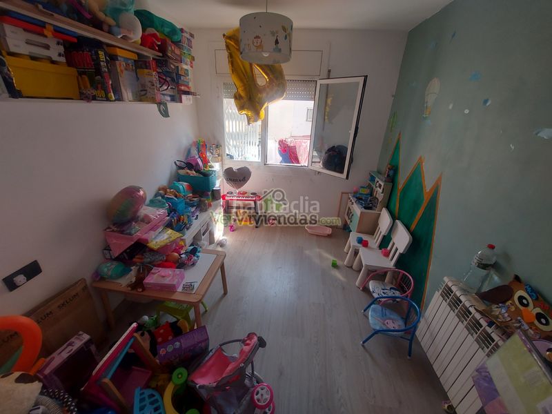 Foto edaad5e7-9a18-4579-b090-17e8a557d804. Pis amb calefacció a Centre Viladecans