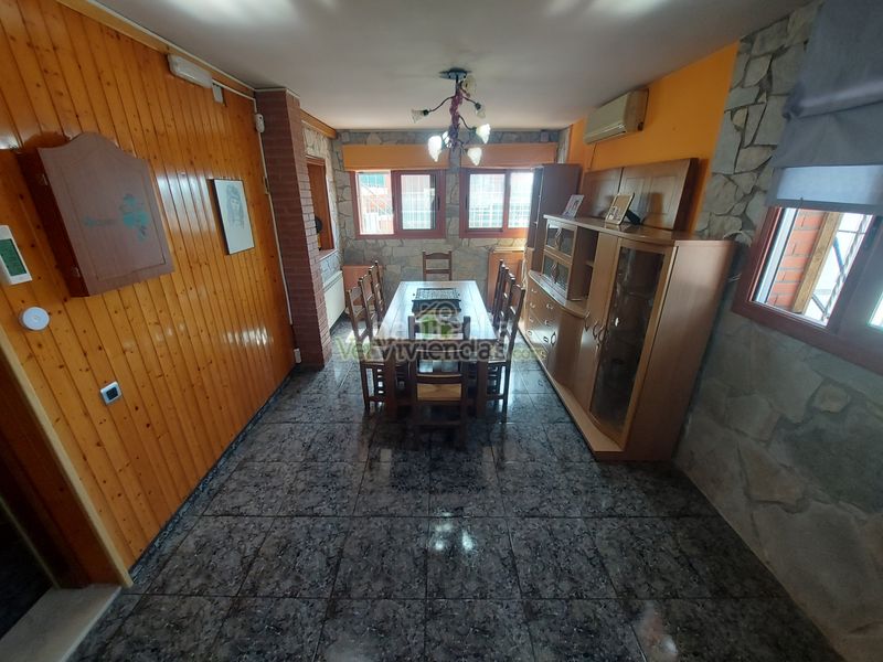 Foto 1eb7f3ac-4ea4-4a30-9aae-f9787f524fda. Casa bonita casa con piscina en Castellbisbal